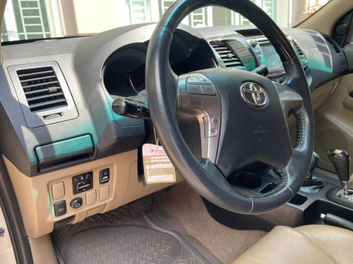 រថយន្តសម្រាប់ជួល Toyota Fortuner 2015 Daily, Weekly, Monthly, Yearly