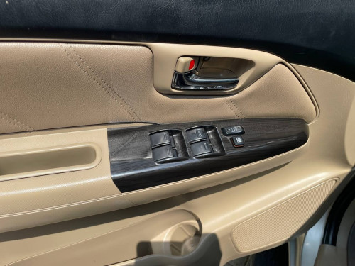 រថយន្តសម្រាប់ជួល Toyota Fortuner 2015 Daily, Weekly, Monthly, Yearly