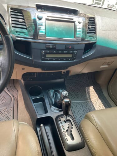 រថយន្តសម្រាប់ជួល Toyota Fortuner 2015 Daily, Weekly, Monthly, Yearly