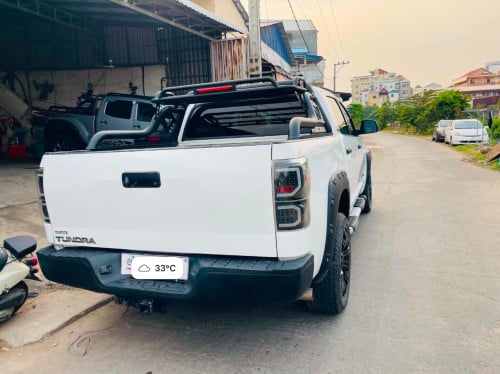 ឡានលក់ Tundra 07 ប៉ុង1 ហ្គាសស្រាប់ ពណ័ស