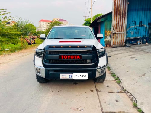 ឡានលក់ Tundra 07 ប៉ុង1 ហ្គាសស្រាប់ ពណ័ស