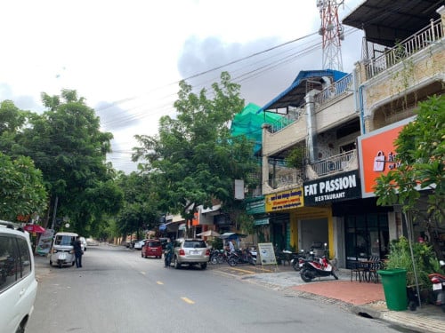 🏠 Commercial Shophouse for Rent in Daun Penh