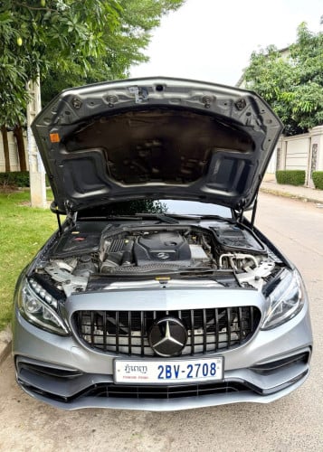 🚨💥តោះបងៗដែរស្រលាញMercedes Benz C300 4Matic ឆ្នាំ2015 Full Option Up C63