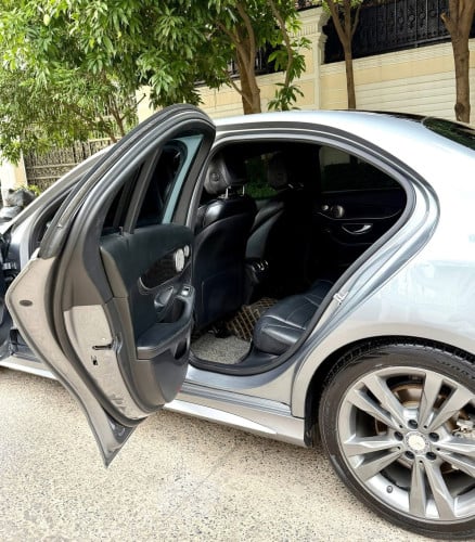 🚨💥តោះបងៗដែរស្រលាញMercedes Benz C300 4Matic ឆ្នាំ2015 Full Option Up C63