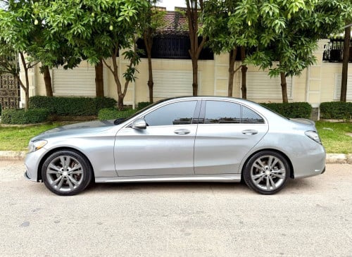 🚨💥តោះបងៗដែរស្រលាញMercedes Benz C300 4Matic ឆ្នាំ2015 Full Option Up C63