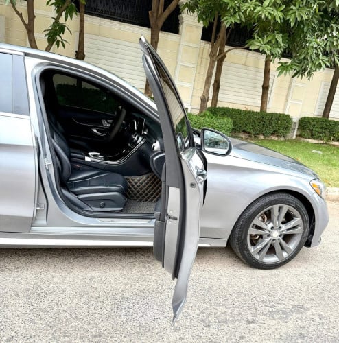 🚨💥តោះបងៗដែរស្រលាញMercedes Benz C300 4Matic ឆ្នាំ2015 Full Option Up C63