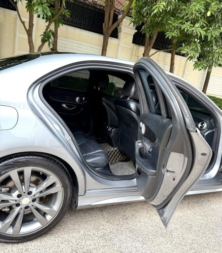 🚨💥តោះបងៗដែរស្រលាញMercedes Benz C300 4Matic ឆ្នាំ2015 Full Option Up C63