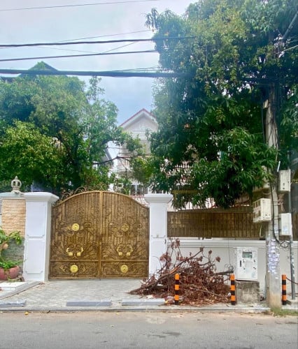វីឡាសំរាប់ជួលទួលគោក   / Villa for rent Toul Kork