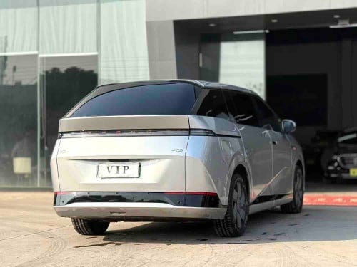 2024 Xpeng X9 ក្រដាស់ពន្ធ