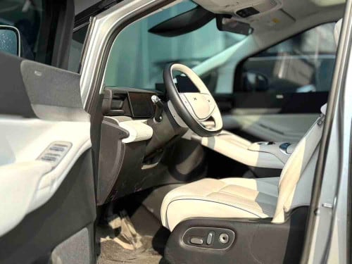 2024 Xpeng X9 ក្រដាស់ពន្ធ