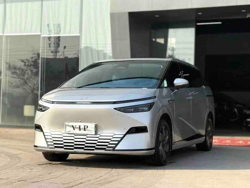 2024 Xpeng X9 ក្រដាស់ពន្ធ