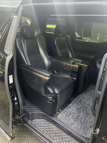 ALPHARD 2020 Executive Lounge កៅអីធំ