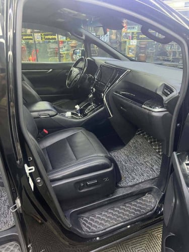 ALPHARD 2020 Executive Lounge កៅអីធំ