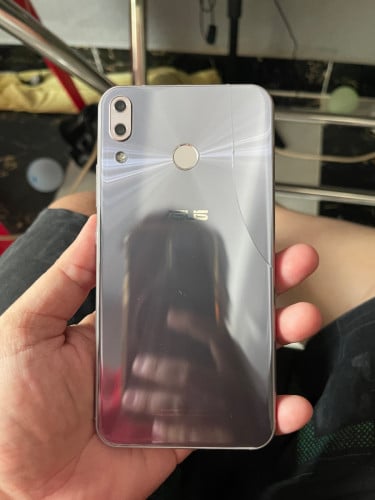 ASUS Zenfone 5 (បែកអេក្រង់មុខ និងខ្នងក្រោយ ហើយសាកថ្មីមិនចូល)