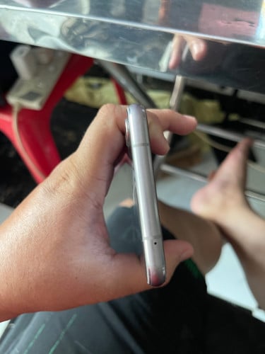ASUS Zenfone 5 (បែកអេក្រង់មុខ និងខ្នងក្រោយ ហើយសាកថ្មីមិនចូល)