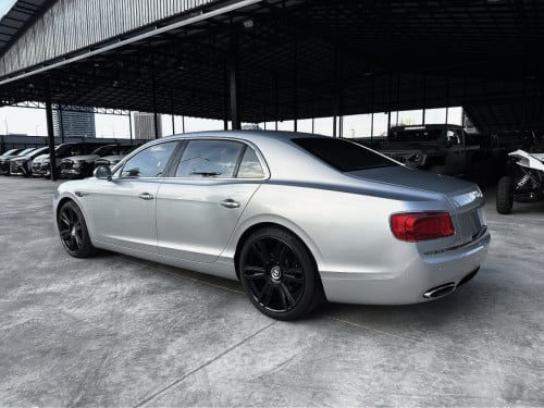 Bentley flying spur