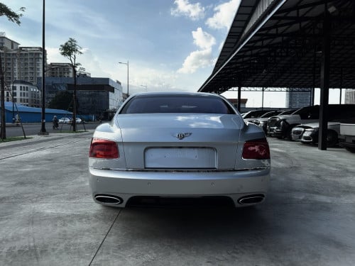 Bentley flying spur