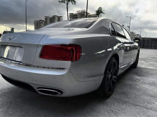 Bentley flying spur