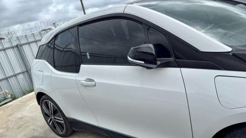 BMW I3 2015 Rex Top Option (EV+សាំង) 5ម៉ឺនម៉ាយ