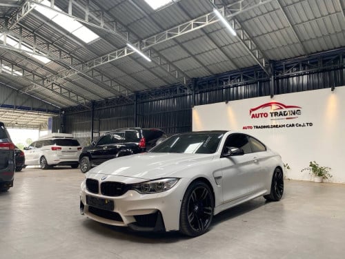 BMW M4 2015