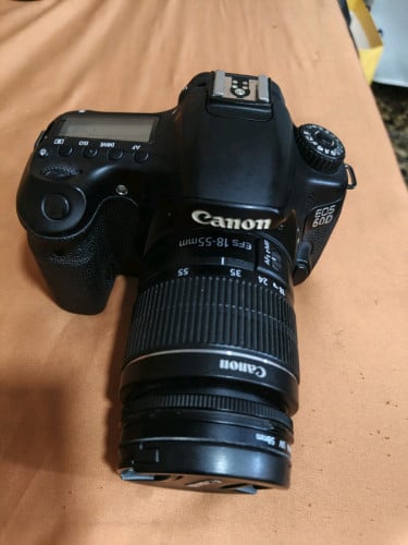 Camera Canon 250Dម្ចាស់កុនលុយលក់បន្ទាន់