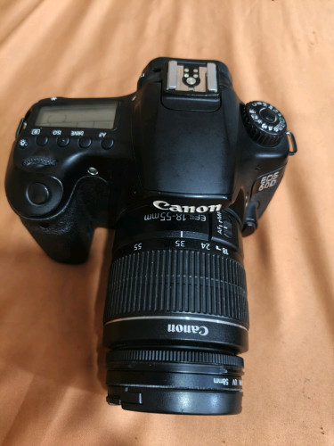 Camera Canon 250Dម្ចាស់កុនលុយលក់បន្ទាន់