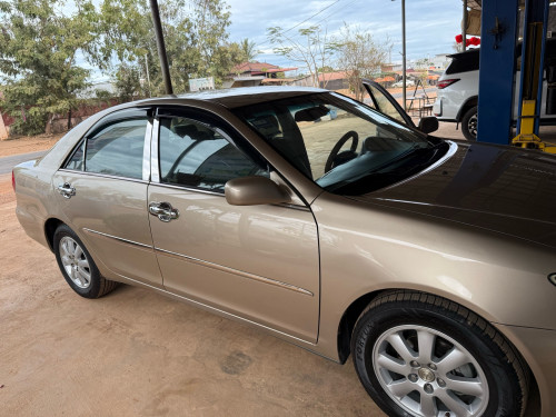 Camrey XLE ម៉ាញែត​ Mc