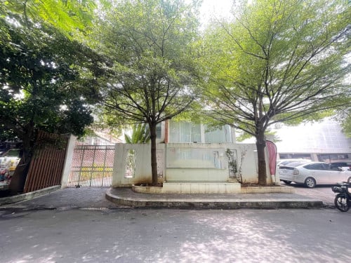 Commercial House for Rent near Royal Palace – Daun Penh