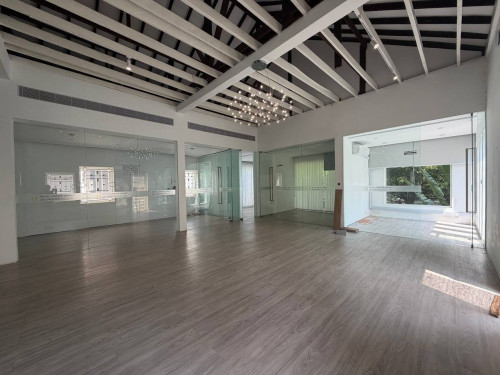 Commercial House for Rent near Royal Palace – Daun Penh