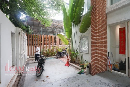 Commercial Villa For Rent in Chakto Mukh