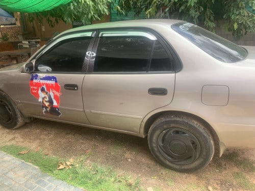 Corolla ឆ្នំា20000 លក់