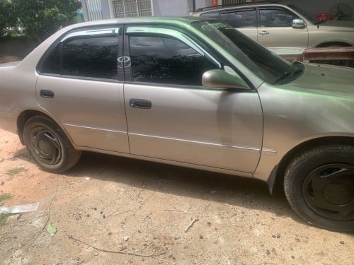 Corolla ឆ្នំា20000 លក់