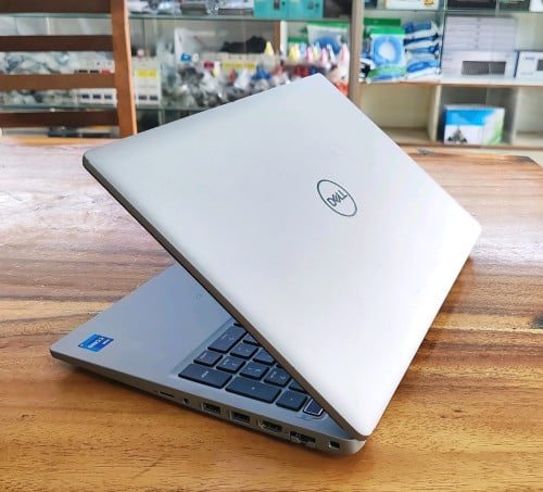Dell Latitude​ 5530​