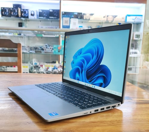 Dell Latitude​ 5530​