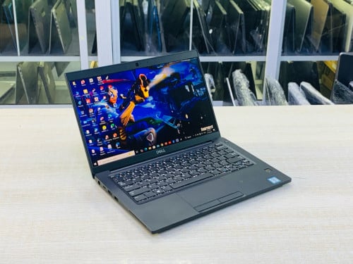 Dell Latitude 7390 13”FHD Key Light 💡