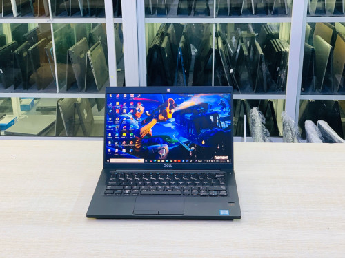 Dell Latitude 7390 13”FHD Key Light 💡