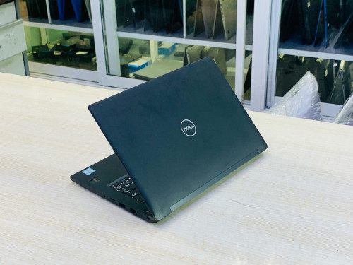Dell Latitude 7390 13”FHD Key Light 💡