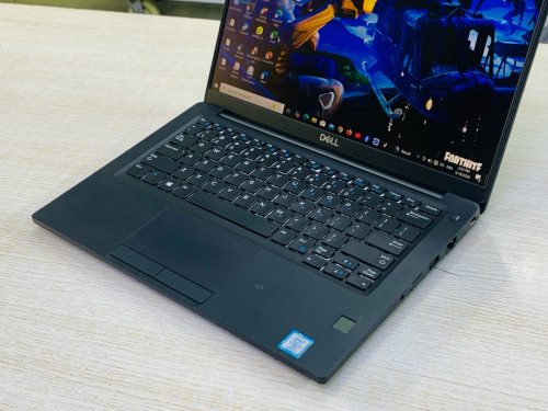 Dell Latitude 7390 13”FHD Key Light 💡