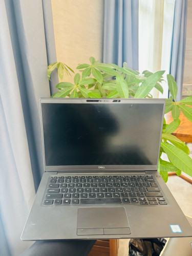 Dell latitude 7400Ram 16 Core i7 Generation 8th 180$ Can Negotiate