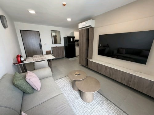 Stunning 41st-Floor River View executive 2-bedroom Apt at Urban Village 2 Ready-to-move-in