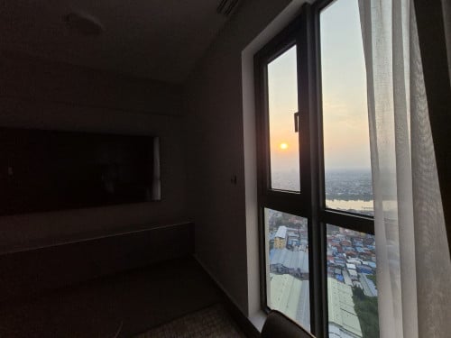 Stunning 41st-Floor River View executive 2-bedroom Apt at Urban Village 2 Ready-to-move-in
