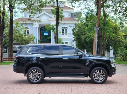 Ford Everest Titanium 2023 អត់បាញ់ធានា