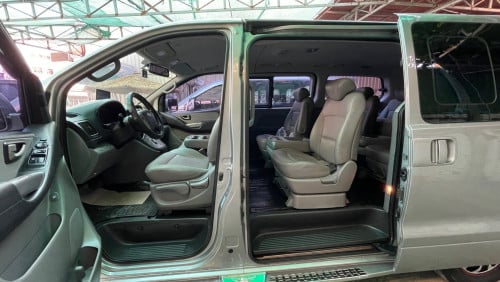 Grand Starex CVX