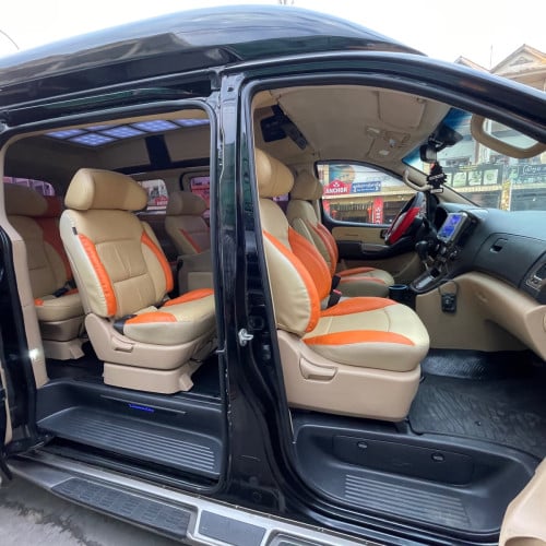 Grand Starex limousine