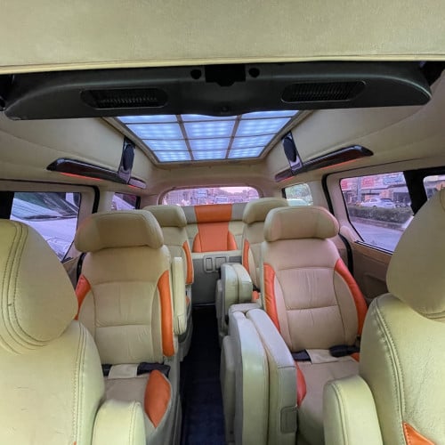 Grand Starex limousine