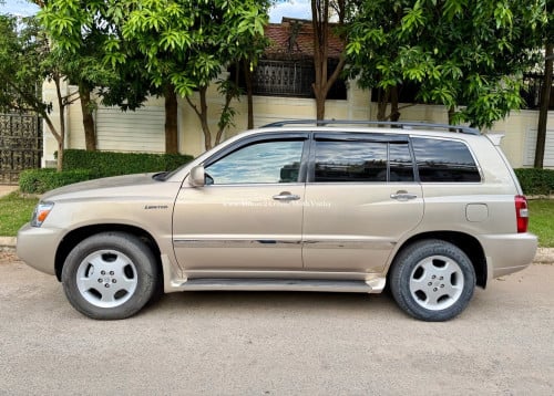 HLD ឆ្នាំ2004 កៅអី3ជួរ