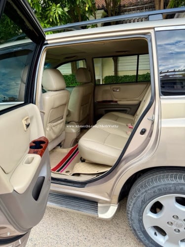 HLD ឆ្នាំ2004 កៅអី3ជួរ