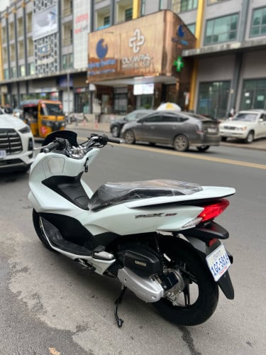 Honda PCX 2014 150cc 1580$ទិញដាច់ទាក់ទងជាមួហាងhttps://t.me/senghengmotor090