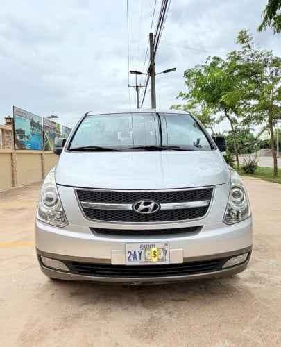 Hyundai Starex 09 HVX full option