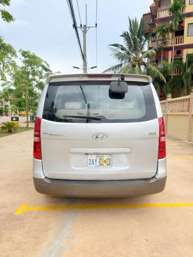Hyundai Starex 09 HVX full option